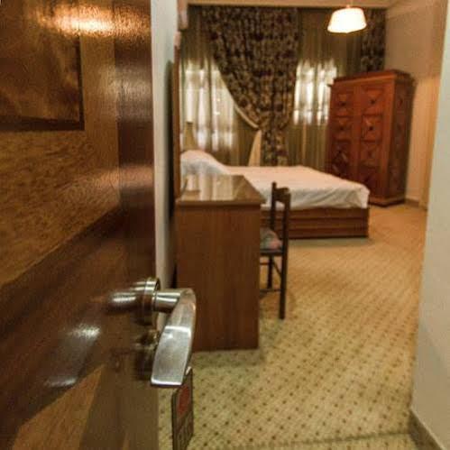Colibri Hotel Броумана Экстерьер фото